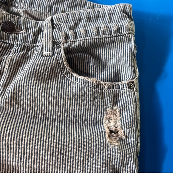 Stripes design distressed denim jeans - Picture 3 of 7